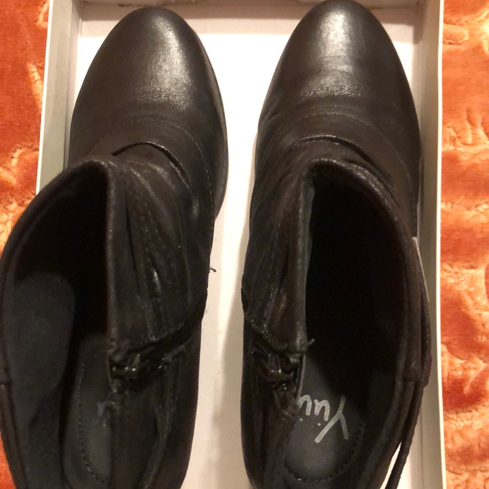 Yuu ankle boots, gently worn.